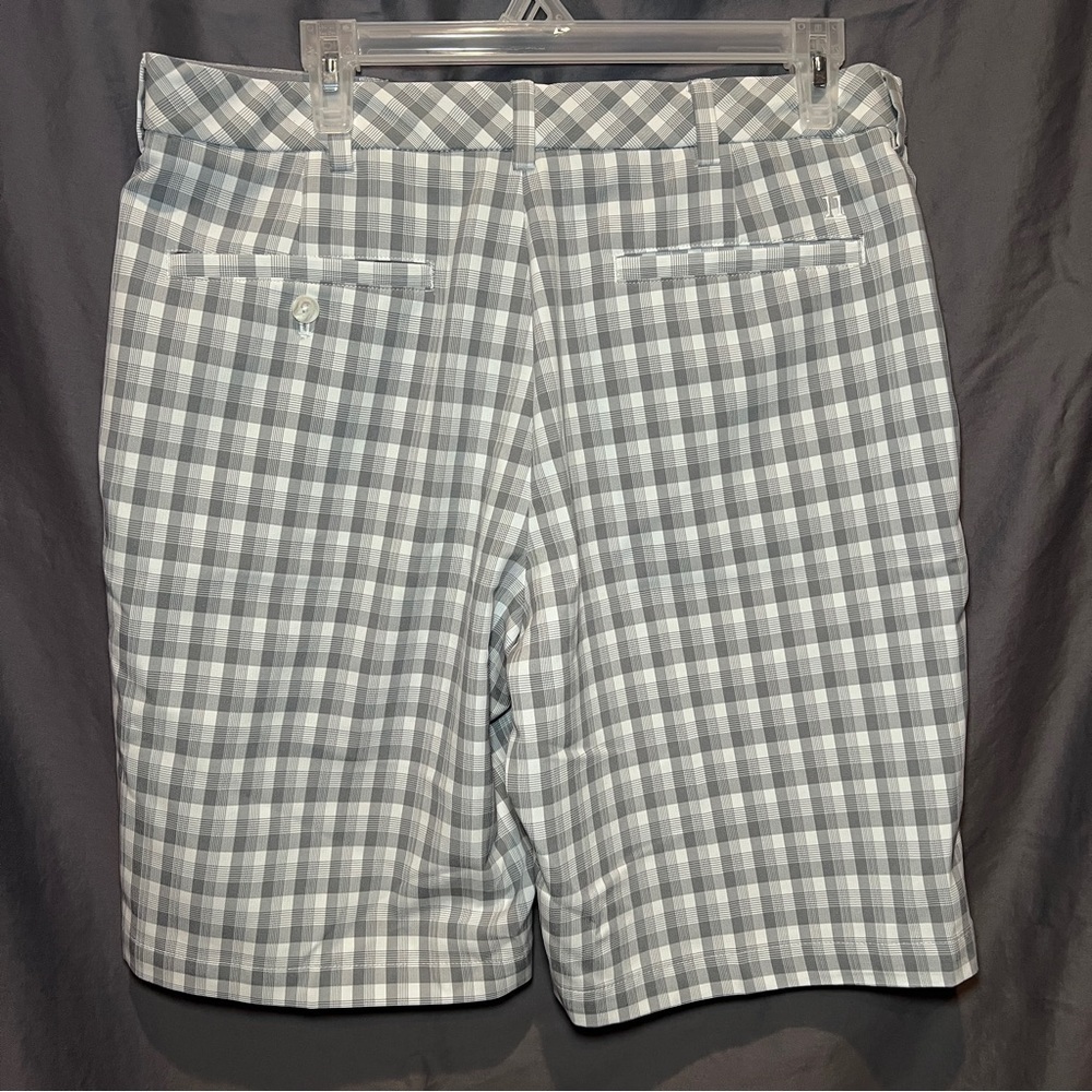 Walter Hagen Men’s Golf Shorts ⛳️ Grey & White Plaid Size 34 - Picture 2 of 5